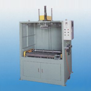 Picture of Green Tire Venting Machine